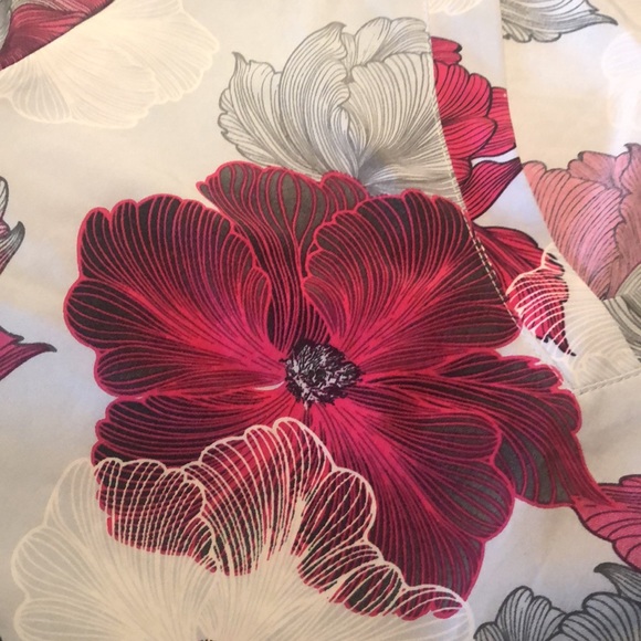 3 scrub top bundle  (1 sm, 2 med) $12 for all 3 - Picture 7 of 7